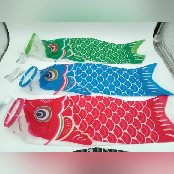 NWT 4 Carp Streamers for outside - Picture 3 of 4